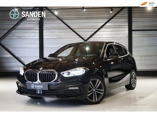 BMW 118i Introduction Edition |Automaat|LED|Navi|Camera|Donkere hemel|Parkeersensoren|17 inch
