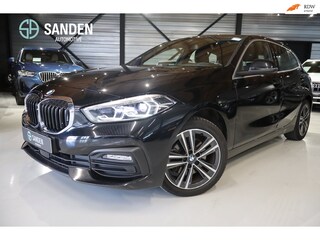 BMW 118i Introduction Edition |Automaat|LED|Navi|Camera|Donkere hemel|Parkeersensoren|17 inch