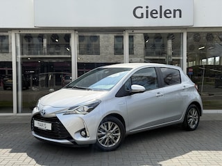Toyota Yaris 1.5 Hybrid Dynamic | Navigatie, Lichtmetalen velgen, Privacy Glass, Safety Sense, Cruise control, Parkeercamera