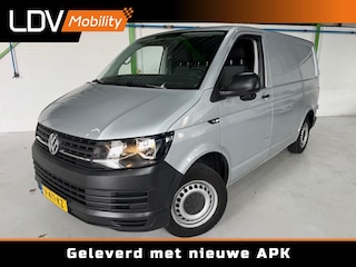 Volkswagen Transporter 2.0 TDI / Euro 6 / NAP / APK t/m 03-2027 /PDC / Trekhaak / Apple Carplay / Airco / Historie aanwezig.
