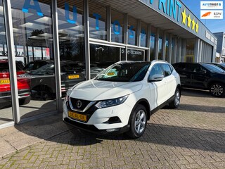 Nissan Qashqai 1.3 DIG-T N-Connecta 140PK / PANORAMADAK / NAVIGATIE / TREKHAAK
