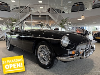 MG B B 1.8 Roadster, LHD, Orig. chroom bumper, Overdrive, Nieuw cabrio dak