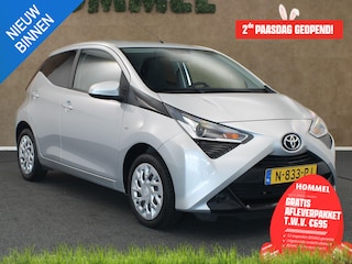 Toyota Aygo 1.0 VVT-i x-play - APPLE CARPLAY/ANDROID AUTO - CAMERA - ELEKTRISCHE RAMEN VOORZIJDE - AIRCO - MULTIFUNCTIONEEL STUURWIEL - CENTRALE VERGRENDELING