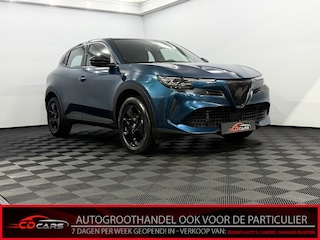 Alfa Romeo Junior 1.2 Turbo Hybrid Ibrida 145PK Apple carplay, Parkeersensoren, Cruise control, Keyless start, Virtual desk, Lichtmetalen velgen, 1 jaar garantie