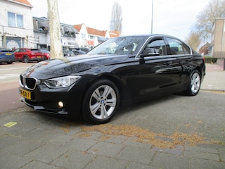BMW 320i EfficientDynamics Edition Upgrade Edition / AIRCO / LEER / NAVI / NL.AUTO / NW-STAAT / 145dkm