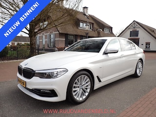 BMW 530d xDrive Luxery Line SCHUIFDAK / CRUISE / CARPLAY / SPORTLEER / NAVI