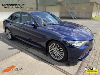 Alfa Romeo Giulia 2.0T Super 200 PK Veloce Stoelen I 1ste eig. I Leer I Navi I Camera I Sportstoelen I Trekhaak I 18" I