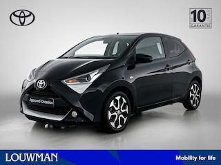 Toyota Aygo 1.0 VVT-i x-play Automaat | Premium uitvoering || Parkeersensoren voor en achter | Parkeersensoren voor en achter |