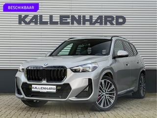 BMW X1 sDrive18i - Pano - Trekhaak - Memoryzetels - Head-up - ACC
