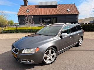 Volvo V70 2.0T R-Edition 200PK AUTOMAAT LEER NAVI XENON