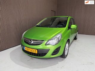 Opel Corsa Unieke kleur 1.2-16V Selection