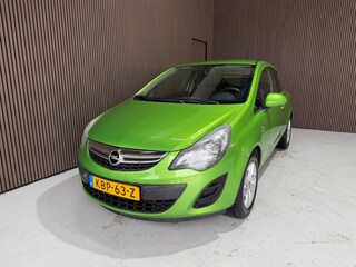 Opel Corsa Unieke kleur 1.2-16V Selection