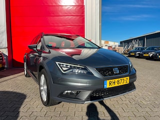 Seat Leon ST 1.6 TDI 116pk X-PERIENCE / Trekhaak max. 1.500kg / Camera / Navigatie / Sportstoelen / Led / Origineel NL- auto