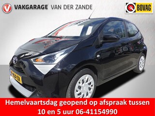 Toyota Aygo 1.0 VVT-i x-play Airco, Carplay, 5 DRS, NL/NAP!