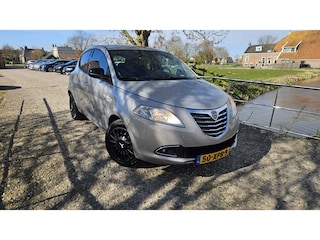 Lancia Ypsilon 0.9 TwinAir Platinum | Airco + Navi nu € 4.975,-!!!