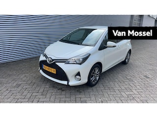 Toyota Yaris 1.3 VVT-i Lounge | Trekhaak | Camera | Navi | Auto Airco | Dealer onderhouden