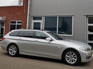 BMW 5-serie Touring 523i Aut PanoDak Leder Navi Xenon