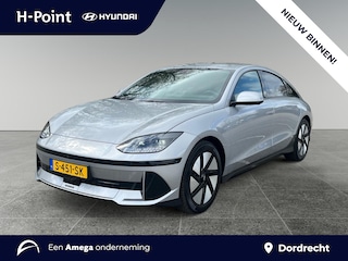 Hyundai Ioniq 6 Lounge 77.4kWh 228pk | LEDER | 800 VOLT ULTRA SNELLADEN | ELEK. VERSTELBARE STOELEN | MEMORY FUNCTIE | 360° CAMERA | APPLE CARPLAY / ANDROID AUTO | ADAPTIVE CRUISE | STOEL + STUURVERW. |