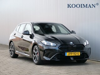 BMW 116 automaat 123pk M Sportpakket Pro Stoelverwarming /  Camera / Keyless entry