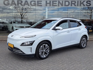 Hyundai Kona EV Fashion 64 kWh | SOH: nnb | 3 Fase | Warmtepomp | Blindspot | Navi | Camera |