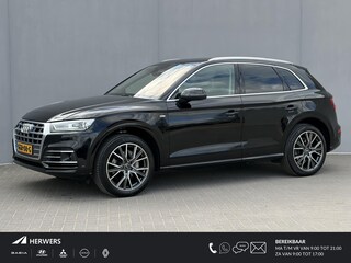 Audi Q5 50 TFSI e quattro S edition / Elektrisch wegklapbare trekhaak (1750 KG) / Achteruitrijcamera / Stoelverwarming / Navigatie / Adaptieve cruise control