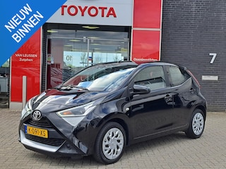 Toyota Aygo X-PLAY AIRCO CAMERA SNELHEIDSBEGRENZER