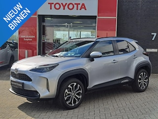 Toyota Yaris Cross 1.5 Hybrid 115 First Edition STUUR EN STOELVERWARMING ADAPTIVE CRUISE CAMERA APPLE CAR PLAY & ANDROID AUTO