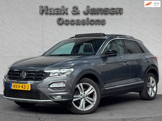 Volkswagen T-Roc 1.5 TSI Sport Business R Panoramadak ACC Lane assist Camera