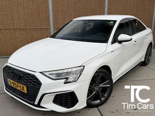Audi A3 Limousine 30 TFSI S edition Automaat | Stoelverwarming | Inpakeerhulp | Cruise & climate control | Elektrisch inklapbare spiegels | Digitale cockpit | LED verlichting | DAB ontvangst | Parkeersensoren voor en achter