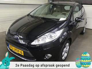 Ford Fiesta 1.4 Ghia - Automaat - Trekhaak - Stoelverwarming