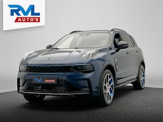 Lynk & Co 01 1.5 261PK Plug-in Hybrid *ZWARTE HEMEL*Trekhaak* 360° Camera Pano/dak Apple/Carplay Adaptive/Cruise