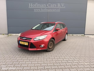 Ford Focus Wagon 1.6 TDCI Titanium Rood | Trekhaak | All Season