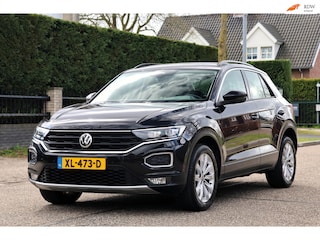 Volkswagen T-Roc 1.0 TSI Style | CARPLAY | NAVI | CLIMA | CRUISE | LED | TREKHAAK | ZEER MOOIE GOED ONDERHOUDEN AUTO |