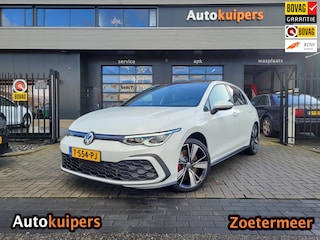 Volkswagen Golf 1.4 eHybrid GTE | Met panoramadak, adaptive cruise, stoel- en stuurwielverwarming en virtual cockpit