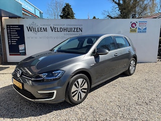 Volkswagen Golf - 136pk E-DITION | SoH 90% | Navigatie | PDC | Adaptive Cruise