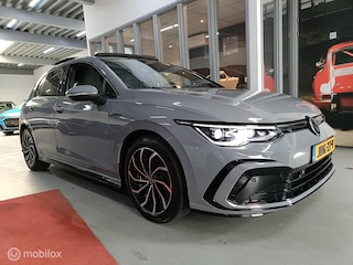 Volkswagen Golf 1.5 eTSI R-Line DSG PANORAMA SFEERVERL. IQ LIGHT VIRTUAL PDC CAMERA LEER