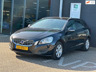 Volvo V60 1.6 D2 Kinetic/NAVI/AIRCO/STOELVERWARMING/NETTE STAAT!!