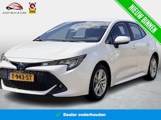 Toyota Corolla 1.8 Hybrid Active / Adaptive Cruise / Stoel & Stuurverwarming / Carplay / Camera / Full LED / DAB / Keyless /