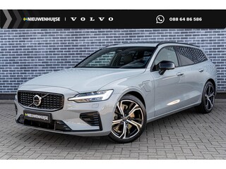 Volvo V60 T6 Plug-in hybrid AWD Ultra Dark | Google | Long Range | Head-Up Display | Getint Glas | DAB | Harman Kardon Audio | Stoelverwarming Voor + Achter | Schuif-/Kanteldak | 360 Camera | Adaptieve Cruise Control | Zwarte Hemelbekleding | 19" LM