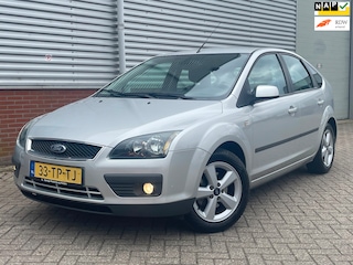 Ford Focus 1.6-16V Airco Cruisecontrol Trekhaak D.Riem vervangen