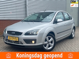 Ford Focus 1.6-16V Airco Cruisecontrol Trekhaak D.Riem vervangen