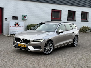 Volvo V60 B3 163pk Mild Hybrid Aut Essential/ Navigatie/ 19 Inch velgen/ Apple Carplay/ DAB/ Camera achter/ 1 Eigenaar/ Origineel NL/ NAP
