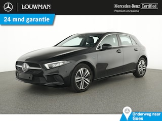 Mercedes-Benz A-klasse 250 e Plug-In Hybride Business Solution Luxury | Ledkoplampen | Parkeerpakket met achteruitrijcamera | Apple CarPlay. Inclusief 24 maanden MB Certified garantie voor Europa.