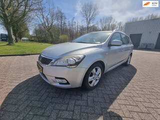 Kia Ceed Cee'd Sporty Wagon 1.4 CVVT Navigator Plus Pack NAVI CRUISE CAMERA TREKHAAK AFNEEMBAAR