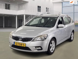 Kia Ceed Cee'd Sporty Wagon 1.4 CVVT Navigator Plus Pack NAVI CRUISE CAMERA TREKHAAK AFNEEMBAAR