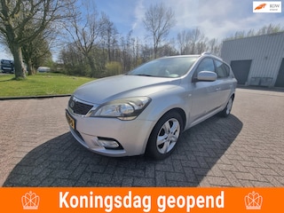 Kia Ceed Cee'd Sporty Wagon 1.4 CVVT Navigator Plus Pack NAVI CRUISE CAMERA TREKHAAK AFNEEMBAAR