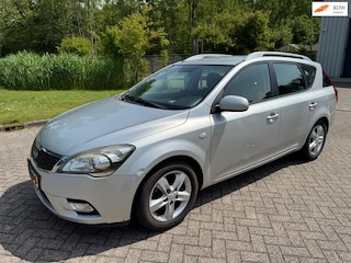 Kia Ceed Cee'd Sporty Wagon 1.4 CVVT Navigator Plus Pack NAVI CRUISE CAMERA TREKHAAK AFNEEMBAAR