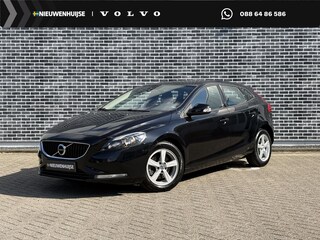Volvo V40 2.0 T2 Base | All season banden | Airconditioning | Radio CD speler | Elektrische ramen | Automatische verlichting | 16 inch lichtmetalen velgen | Start stop systeem | Snelheid limiter |