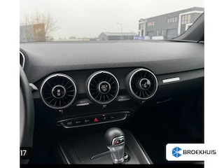 Audi TT 40 TFSI Pro Line Plus Luxe Lederen Bekleding | S-line | Matrix Koplampen | Stoelverwarming | Digitaal Display | Climate | 19" Lichtmetaal | Airco (automatisch) | Cruise control | DAB ontvanger