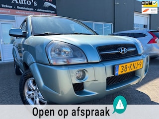 Hyundai Tucson 2.0i Style Supreme van 2de Eigenaar met leer en cruise controle en parkeersensoren en airco